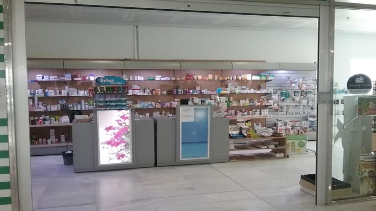 La Farmacia Aeropuerto abre en horario de 8 horas de la mañana a 22 horas de la noche.