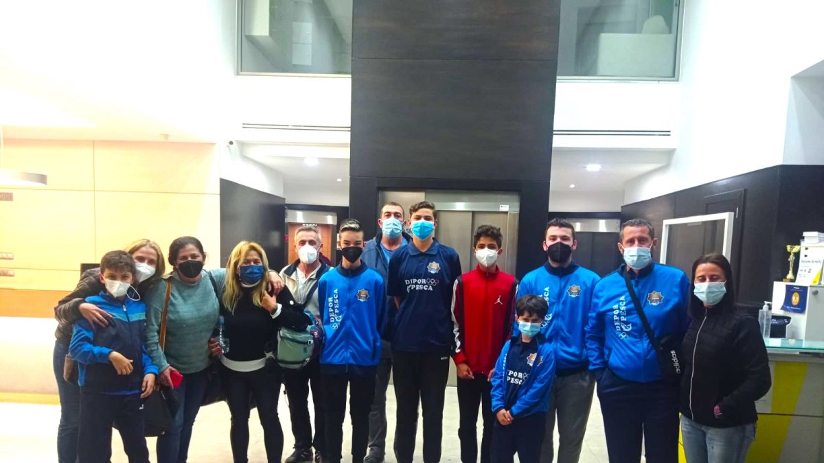 Foto de familia después de un evento espectacular.