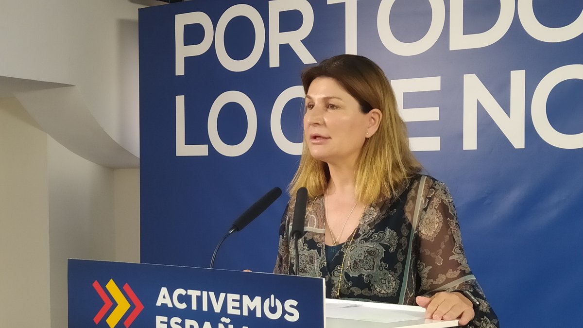 Rosalía Espinosa, ayer, en la sede del PP.
