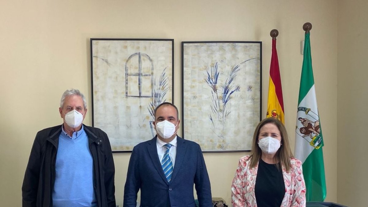 Reunión entre el Consistorio y el delegado de Políticas Territoriales.