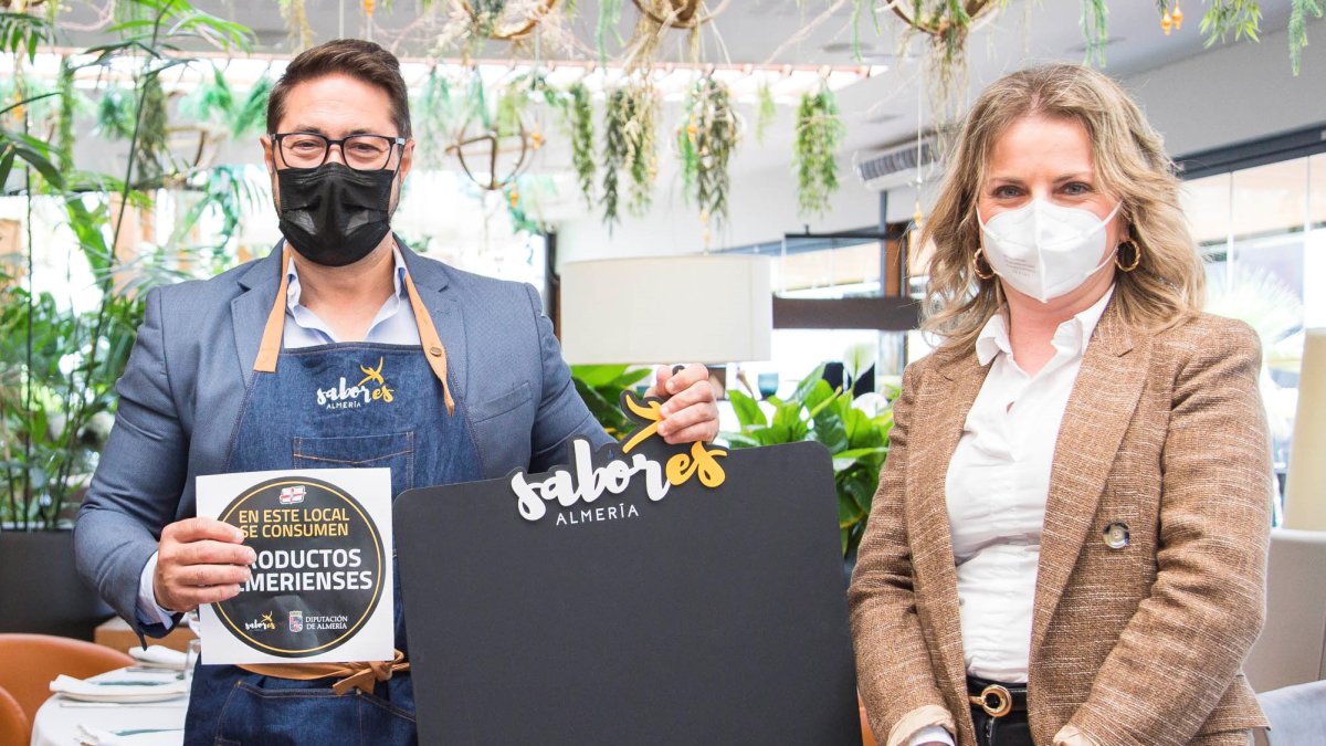 Felipe López, de Lua y María Luisa Cruz, diputada de Promoción Agroalimentaria.