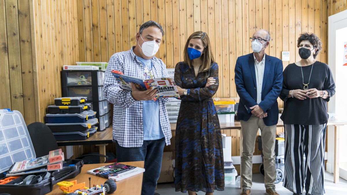 Maribel Sánchez, Carmen Navarro, José Fernández, Juan José Fuentes y María del Mar Sánchez han conocido el proyecto.