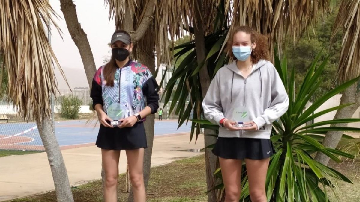 Las dos finalistas en la categoría cadete.
