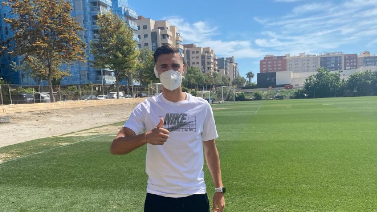 Manu Pedre se dio una vuelta por el entrenamiento del filial.
