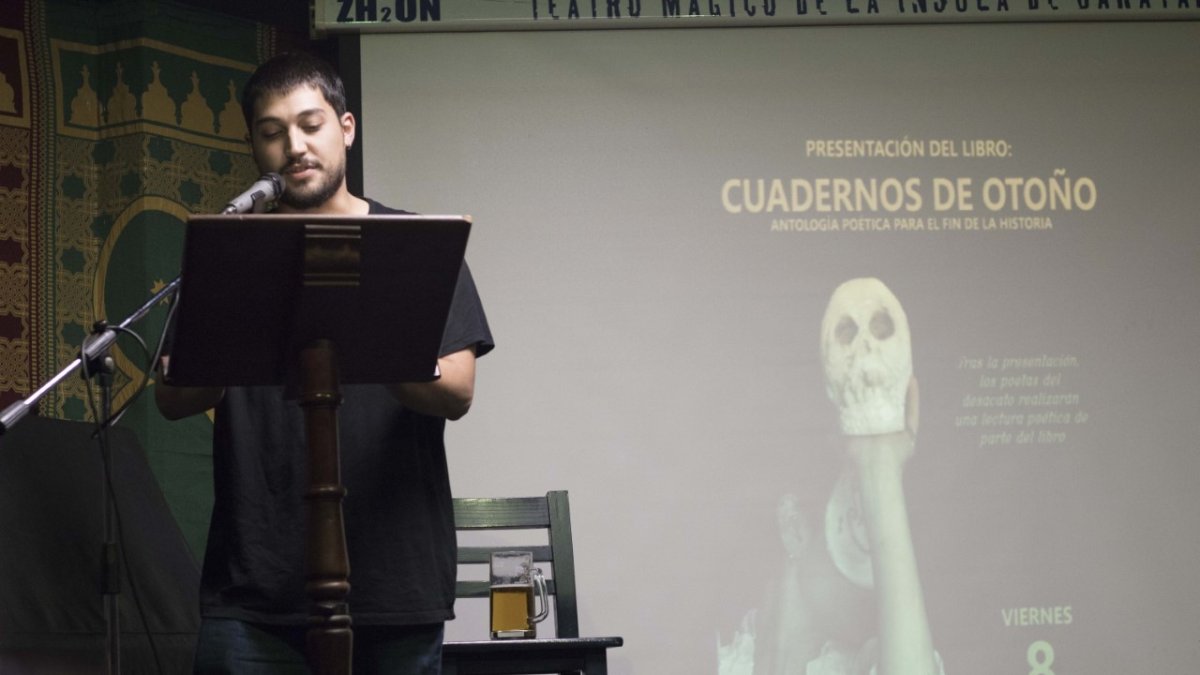 Adrián del Pino ha publicado recientemente su primera novela.