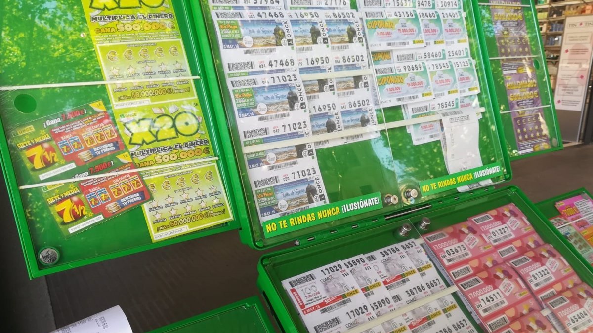 La ONCE reparte diez premios en el municipio ejidense.