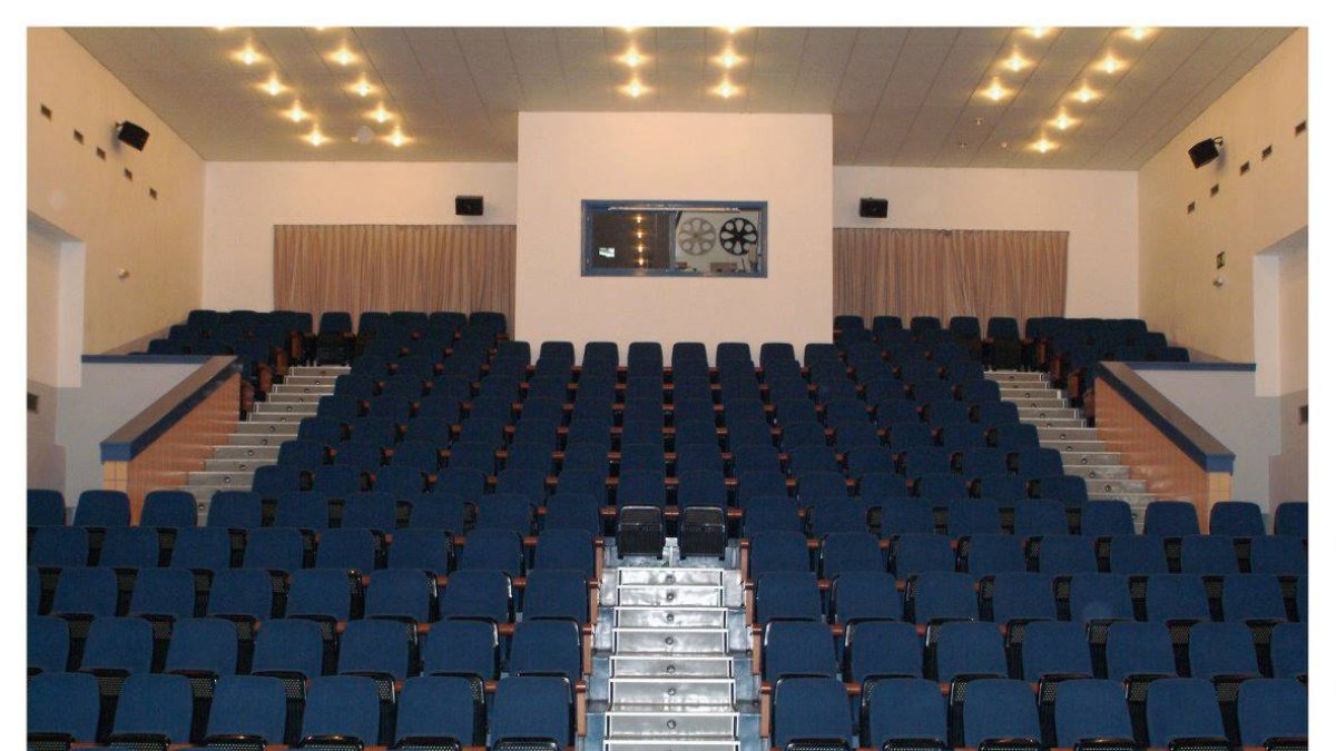Patio de butacas de la sala de teatro del Teatro Municipal.