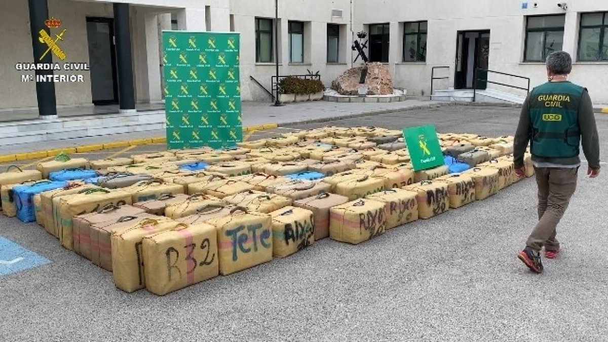 Droga incautada por la Guardia Civil.