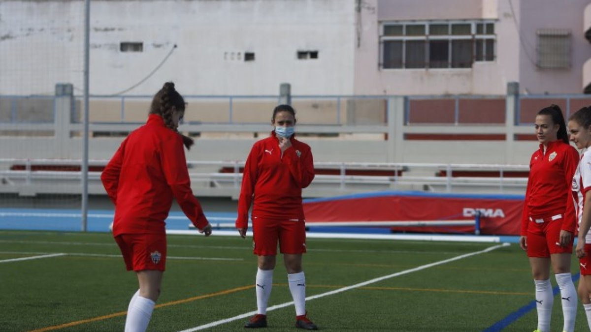 El Almería Femenino regresa a la actividad tras la cuarentena.