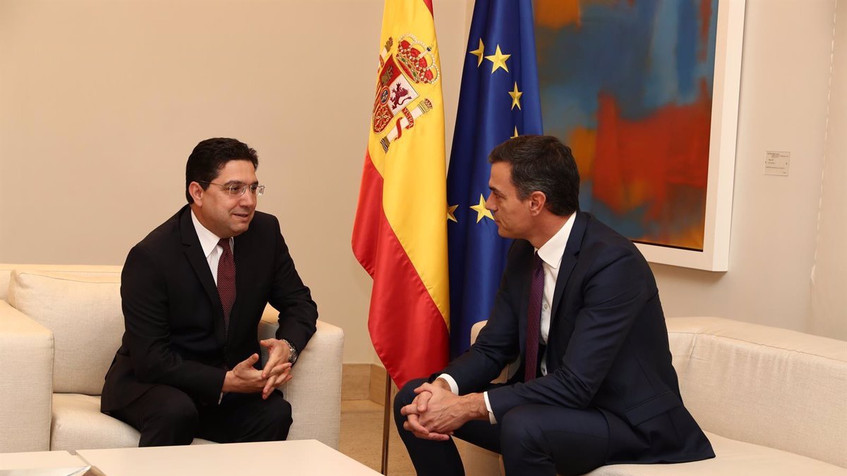 El presidente del Gobierno en funciones, Pedro Sánchez, recibe al ministro de Asuntos Exteriores de Marruecos, Nasser Bourita.