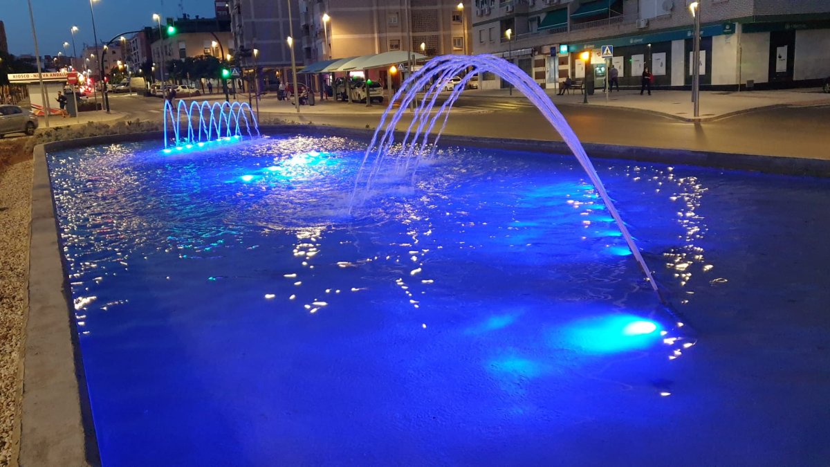 Las fuentes se iluminarán de azul en la ciudad.
