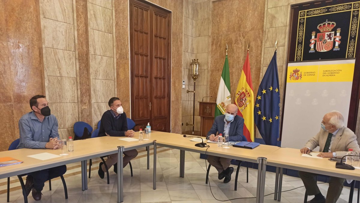 Reunión mantenida entre el subdelegado y el alcalde de Antas.
