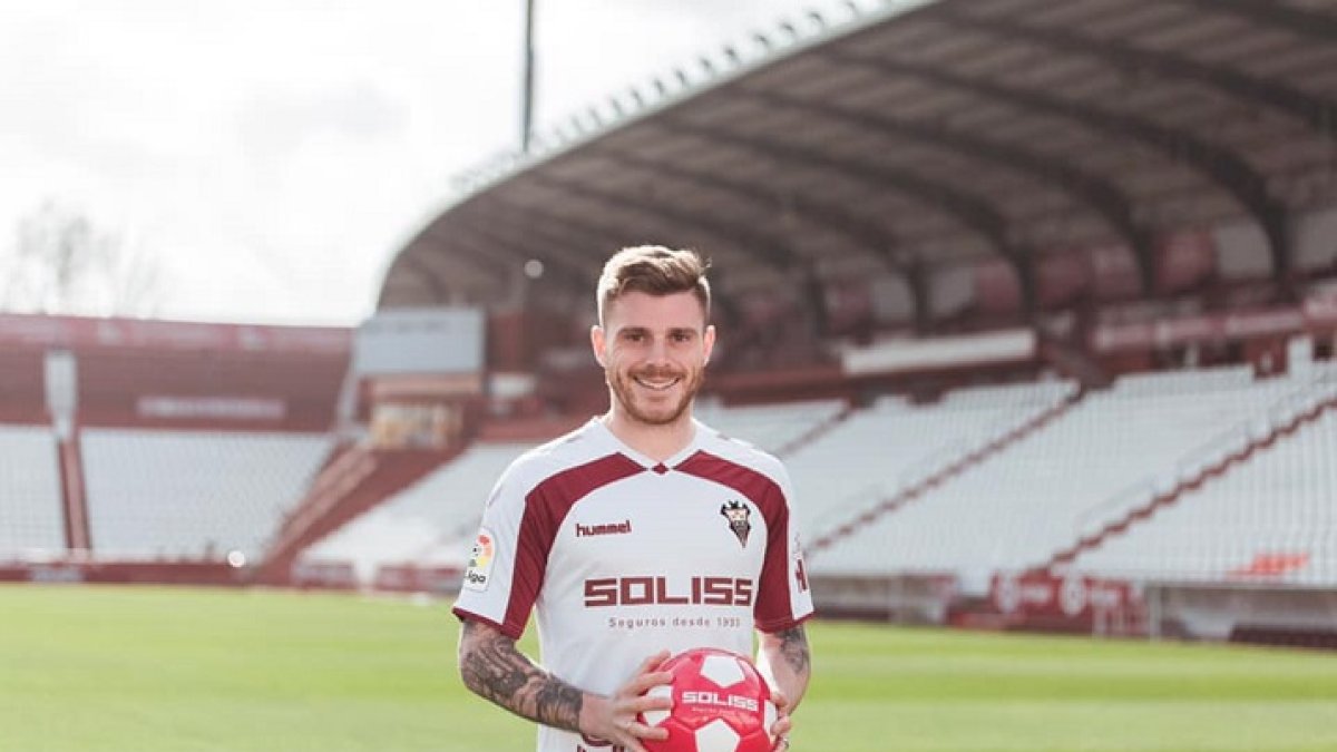 Diego Caballo ha vuelto al once titular con Fran Noguerol.