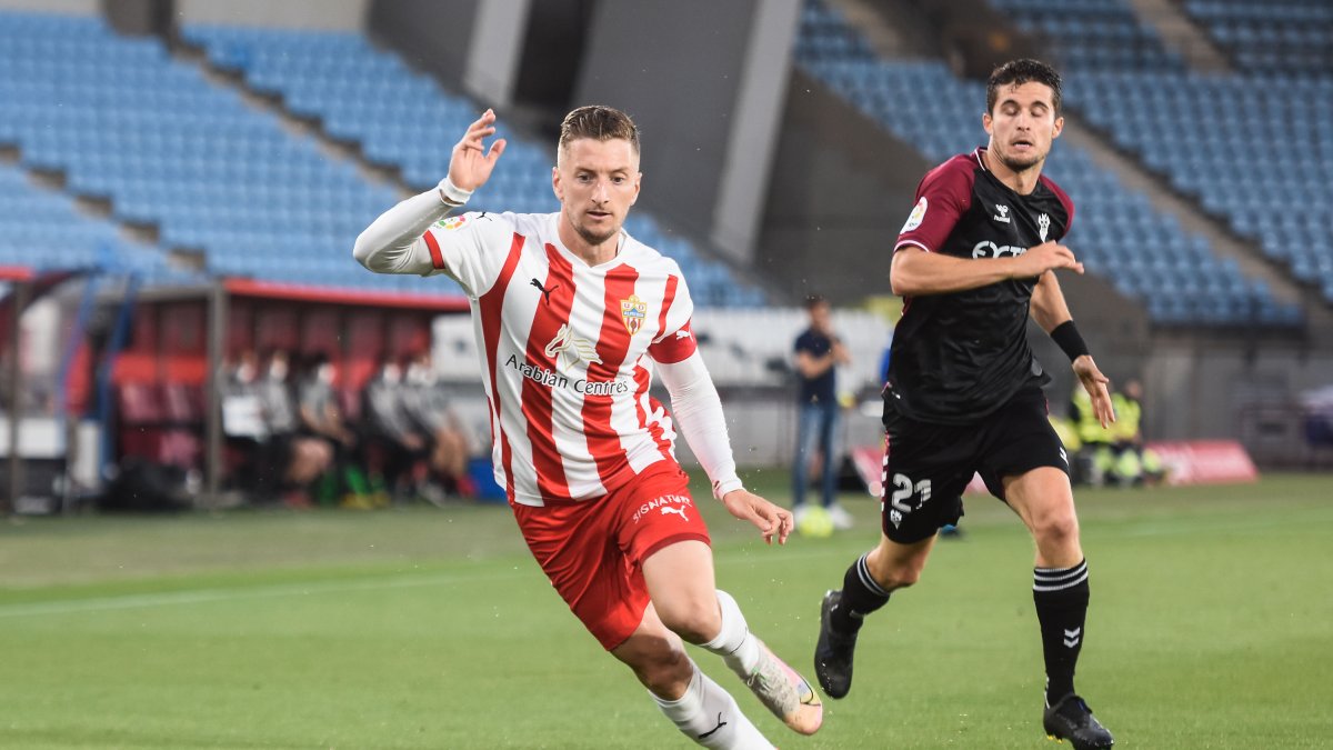 Iván Balliu sigue confiando en el ascenso del Almería.