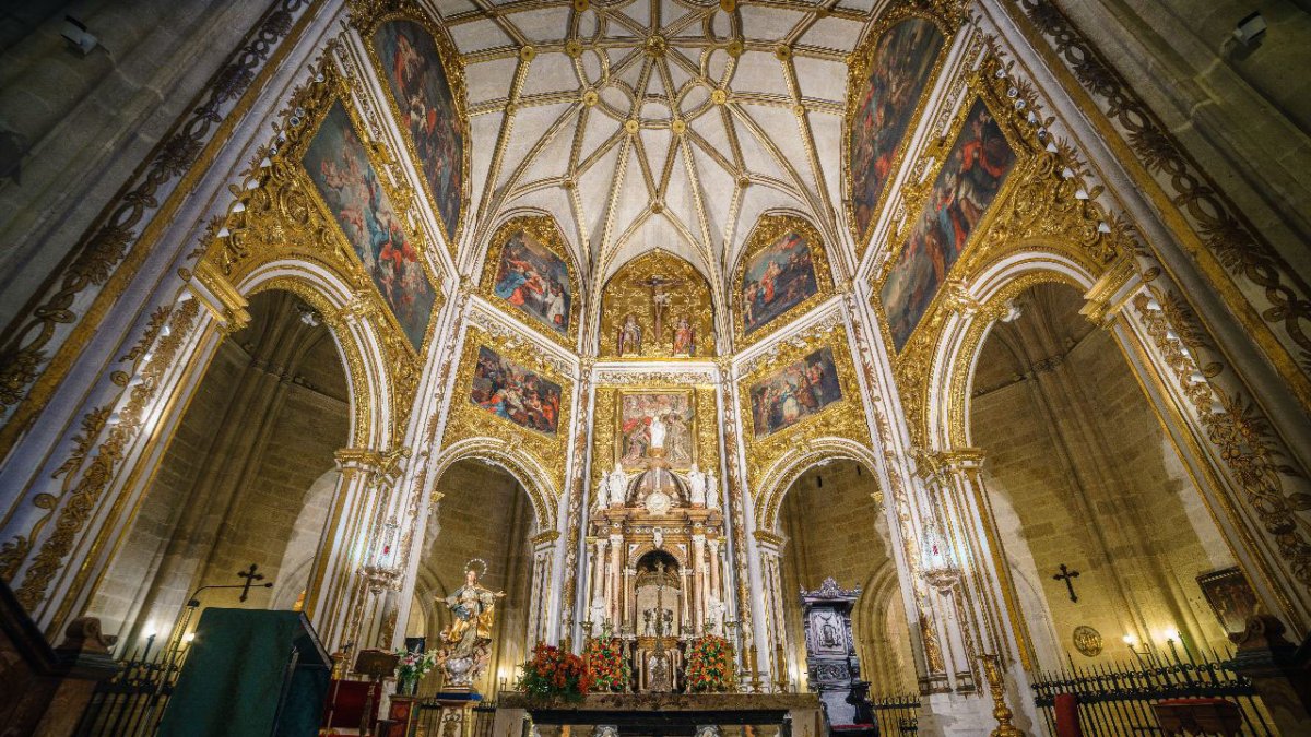La Catedral de Almería vuelve a estar abierta al turismo.