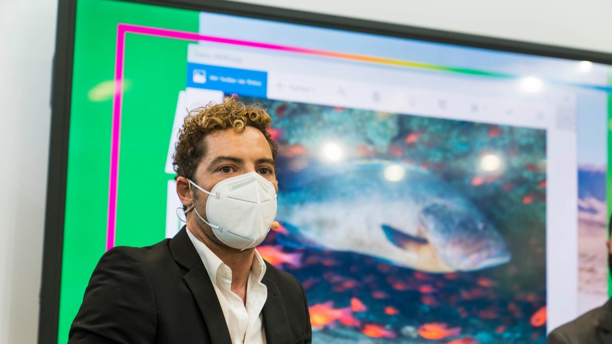 Bisbal en un momento previo a estar en Cadena SER.