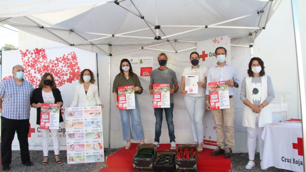 Presentación de la campaña en la sede de la Asamblea Local de Cruz Roja en El Ejido.