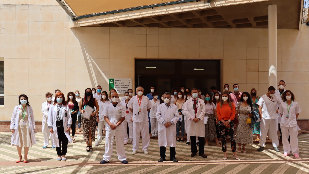 Promoción de especialistas residentes junto a responsables de Hospital y Distrito.