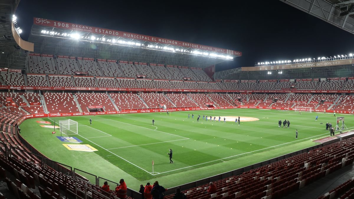 El Molinón abrirá sus puertas este domingo contra el Almería.