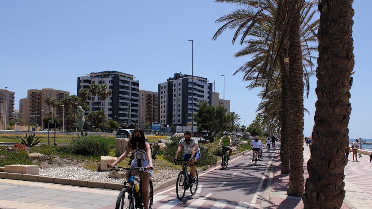 El Paseo Marítimo es uno de los lugares preferidos para hacer deporte.