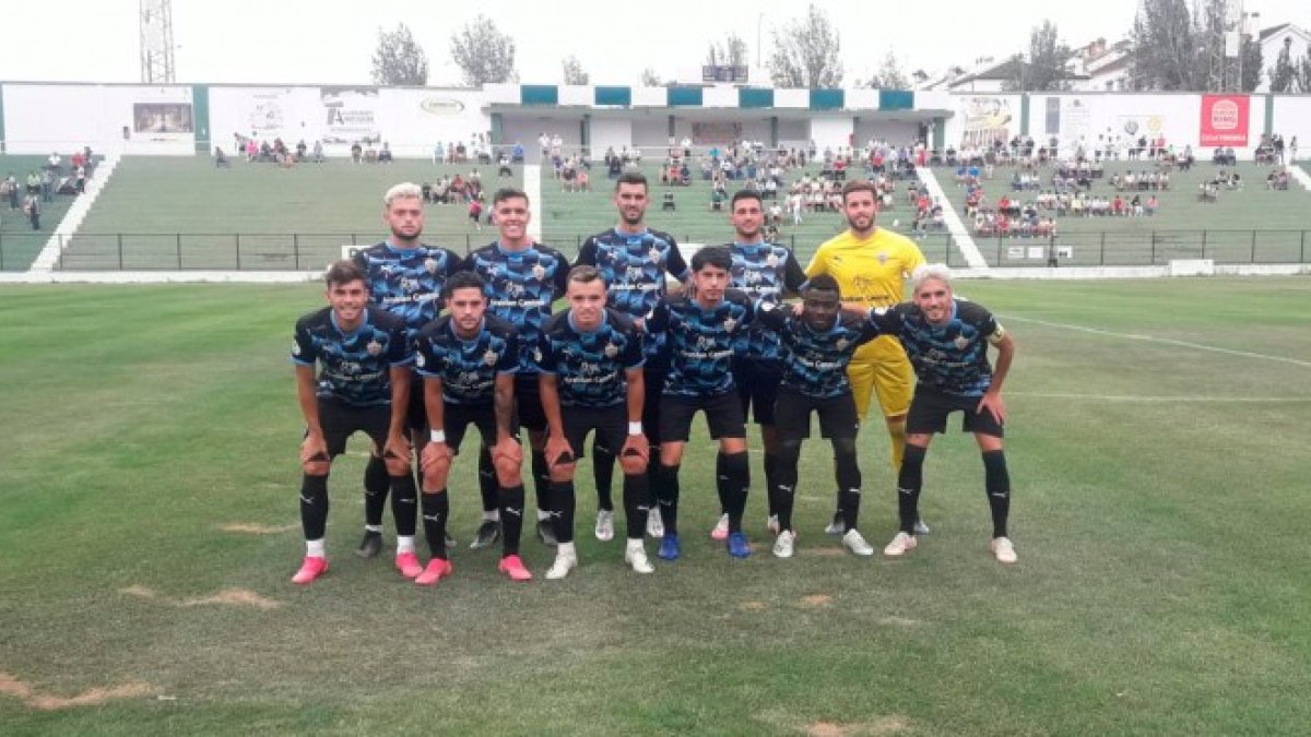 Los canteranos en el campo de El Maulí.