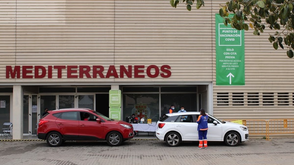 Vacunaciones en el Palacio de los Juegos Mediterráneos.