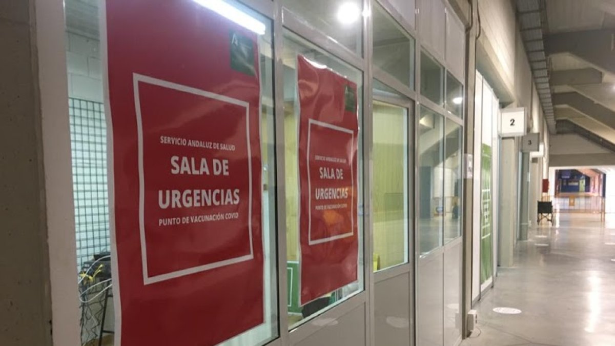 El Palacio de los Juegos Mediterráneos, preparado para las vacunaciones.