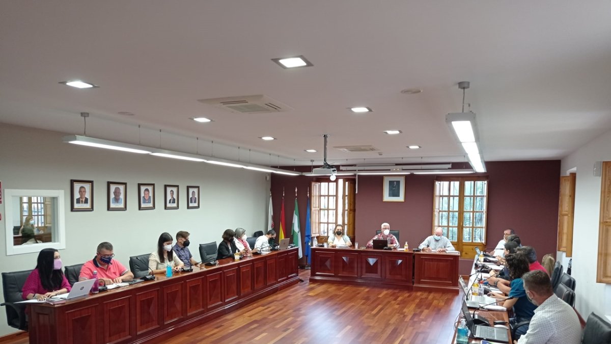 Pleno del Ayuntamiento de Huércal de Almería durante la sesión