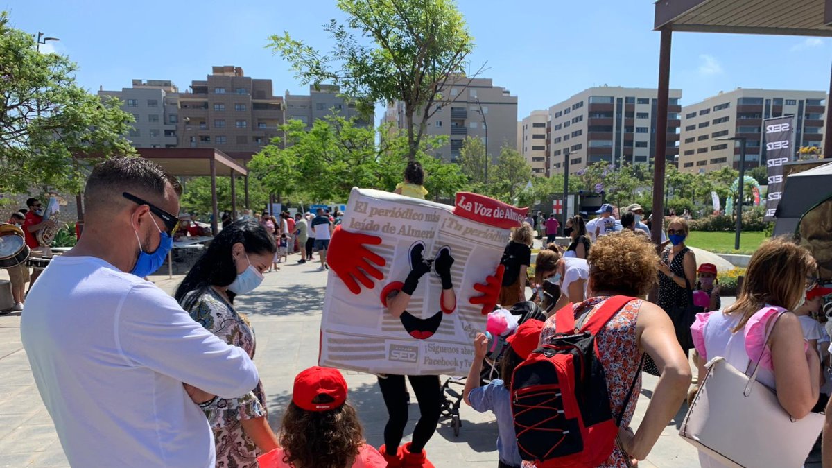 Los niños y padres comienzan a llegar al parque de la capital.
