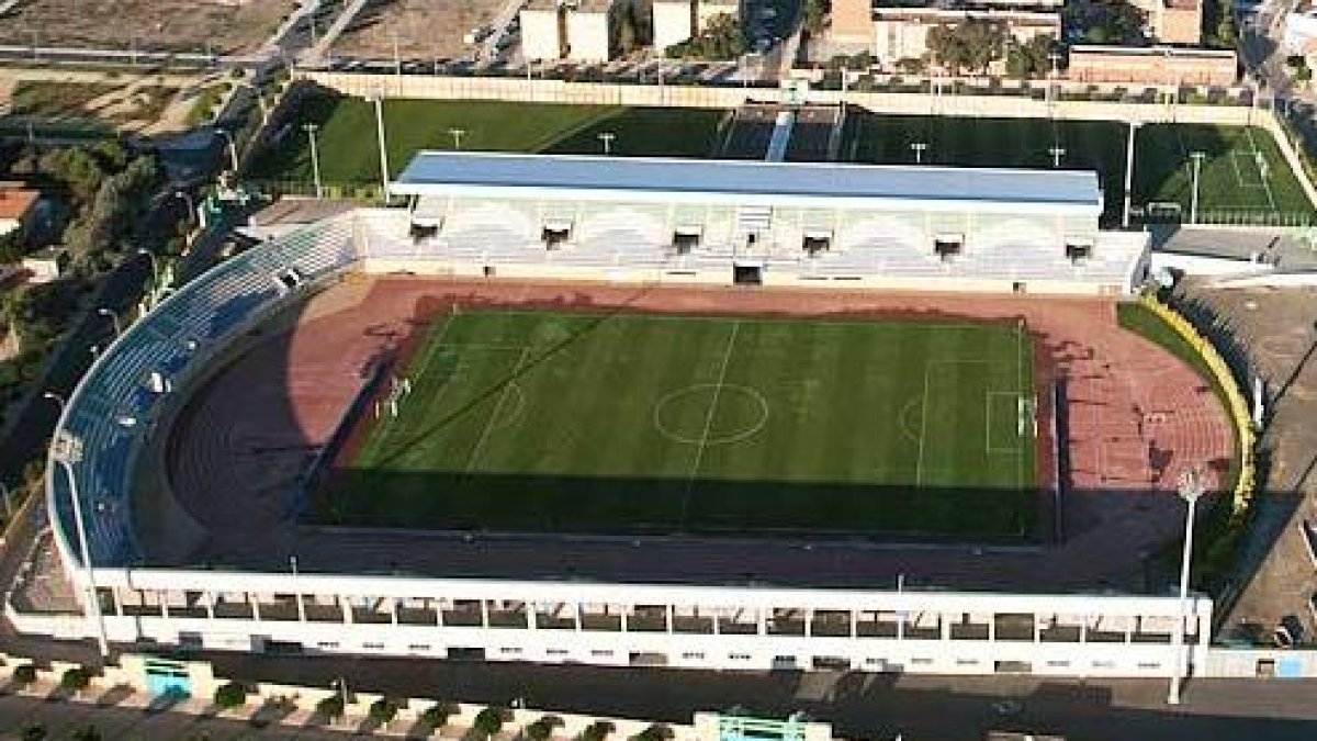 El Anexo de Santo Domingo tendrá nuevo césped artificial.