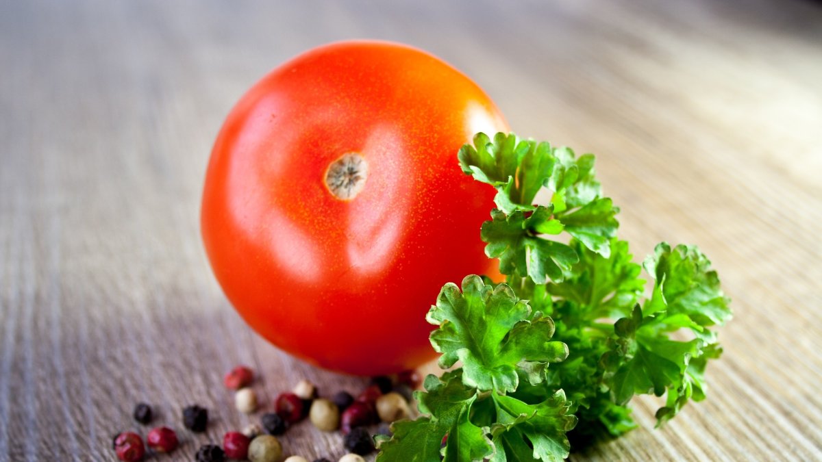 Tomate y perejil para nuestra cena.