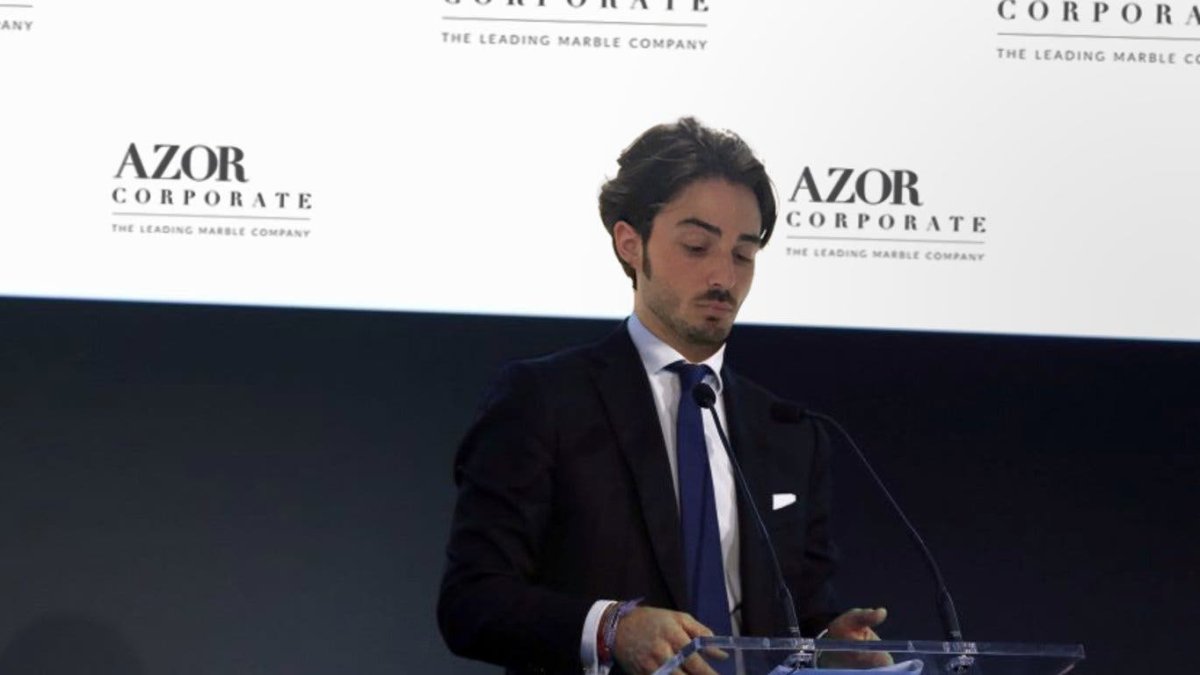 K.L.S., administrador de Azor Corporate.