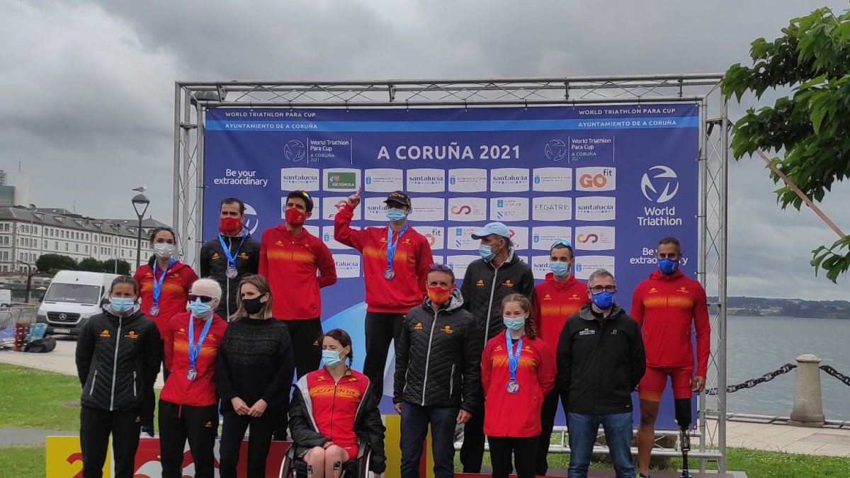 Medallistas de la Copa del Mundo con Jairo Ruiz entre los mejores.