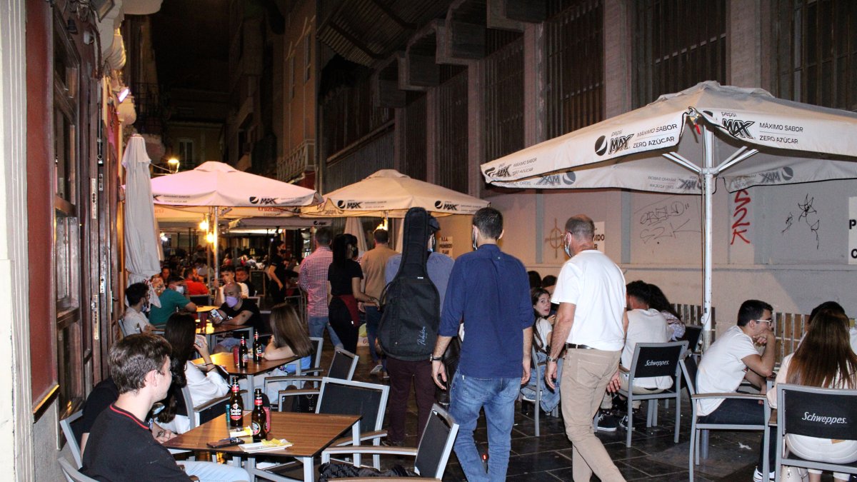 La hostelería almeriense busca camareros.