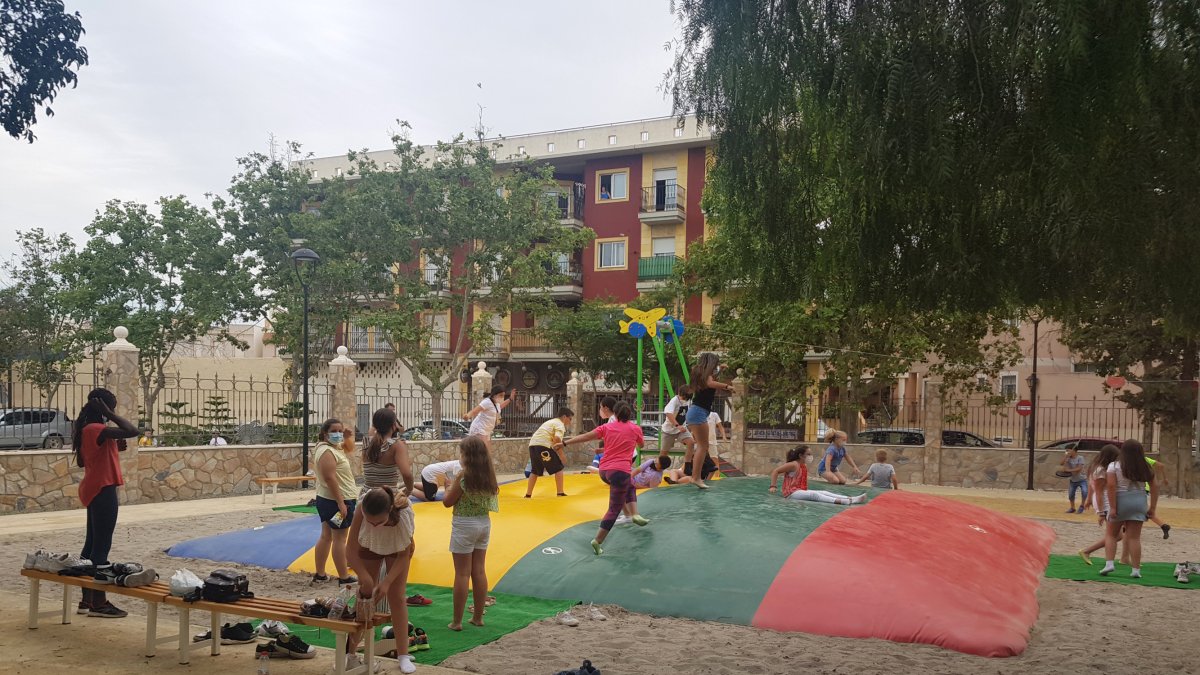 Se ha instalado una colchoneta que fue la atracción de la jornada de la inauguración.