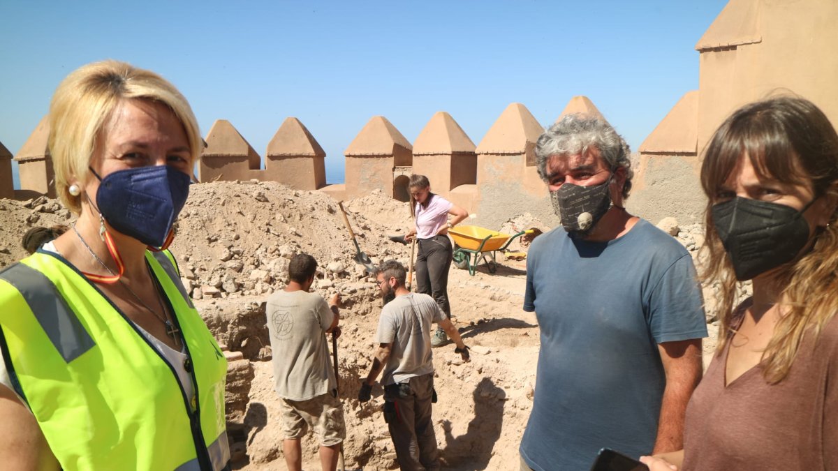 La delegada de Cultura ha visitado la actuación que permitirá redactar el proyecto de restauración y consolidación.