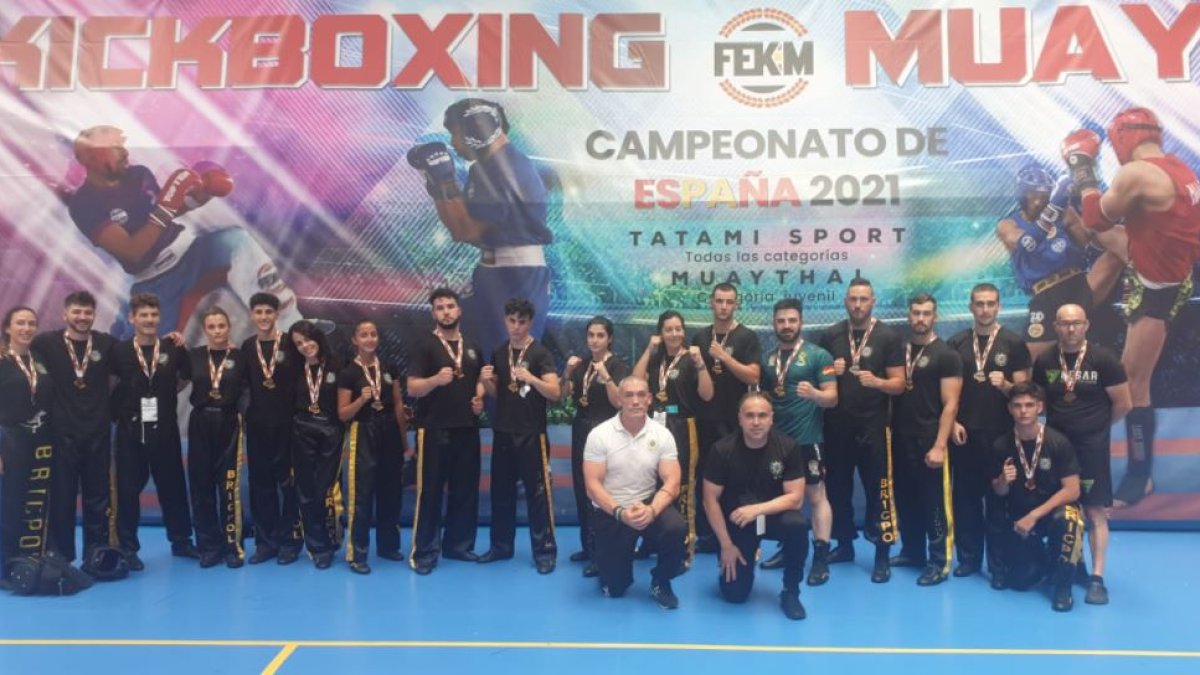 El equipo de Andalucía luciendo sus metales.