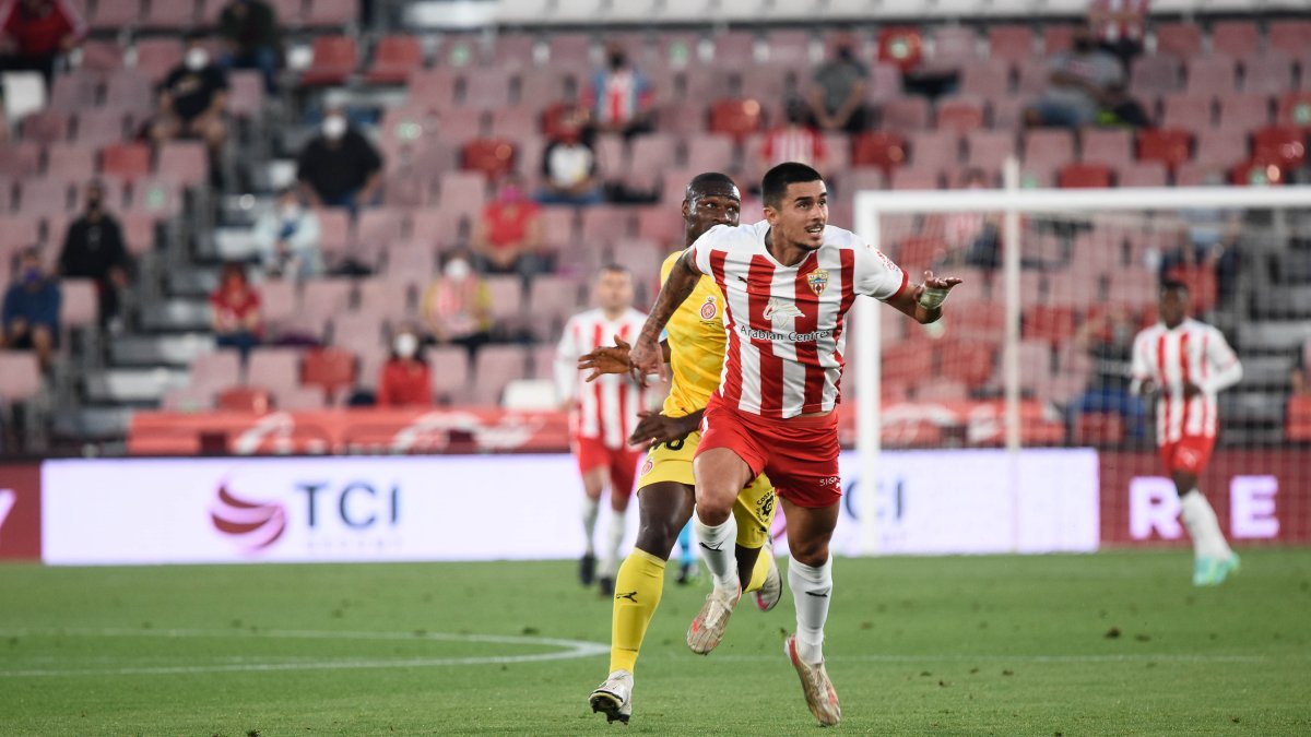 Chumi tiene un año más de contrato, pero es transferible.