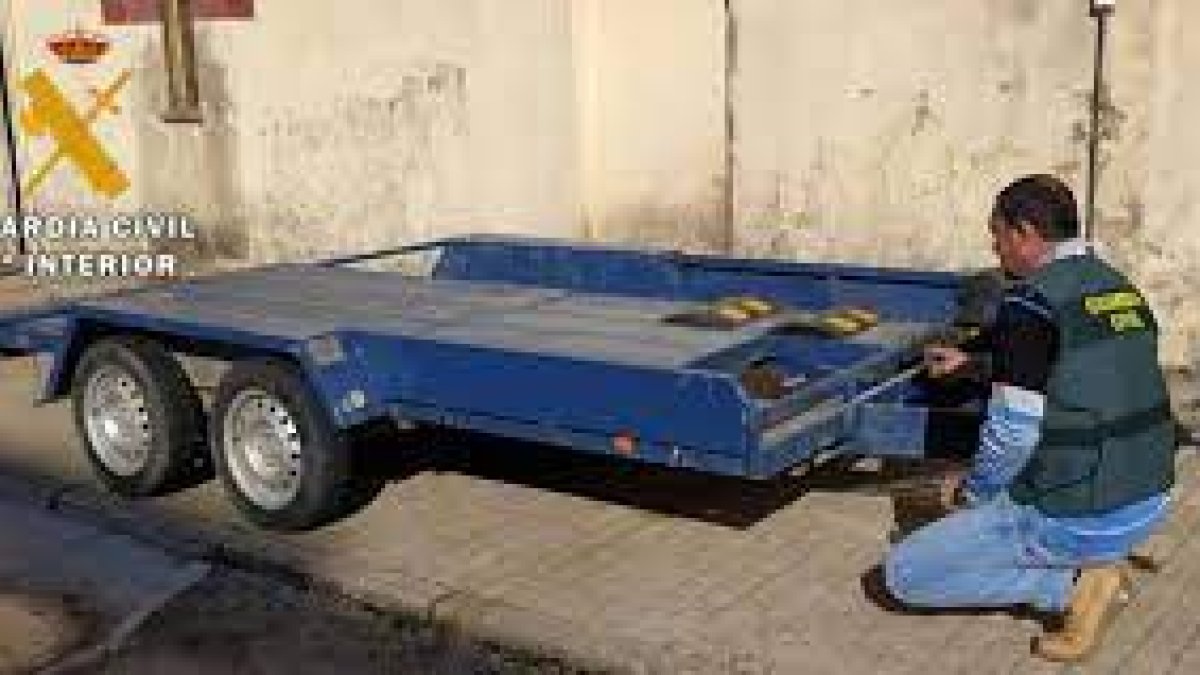 Uno de los remolques sustraídos.