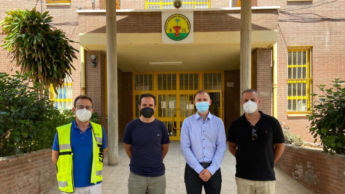 El delegado ha visitado las obras del CEIP Alfredo Molina Martín de la capital.