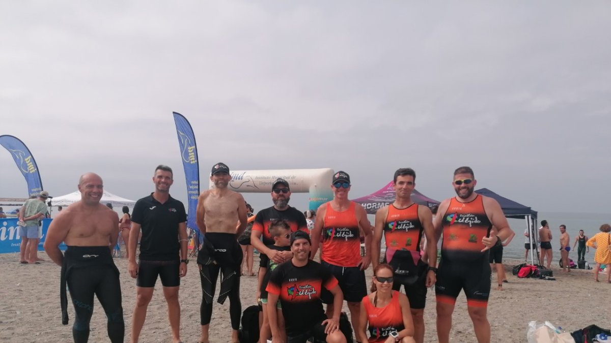 La representación en la Travesía a Nado de Almerimar.