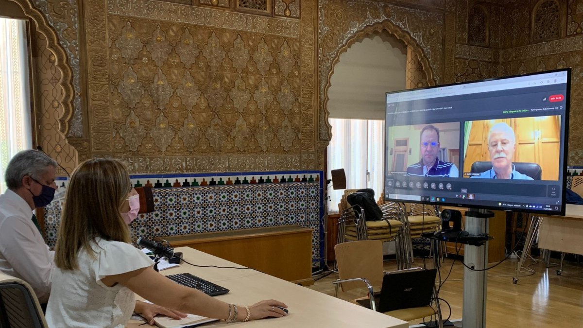 Un momento de la reunión celebrada este miércoles.