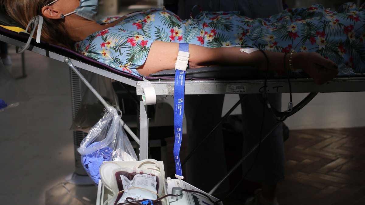 Para donar sangre hay que tener entre 18 y 65 años y un peso igual o superior a los 50 kilogramos.