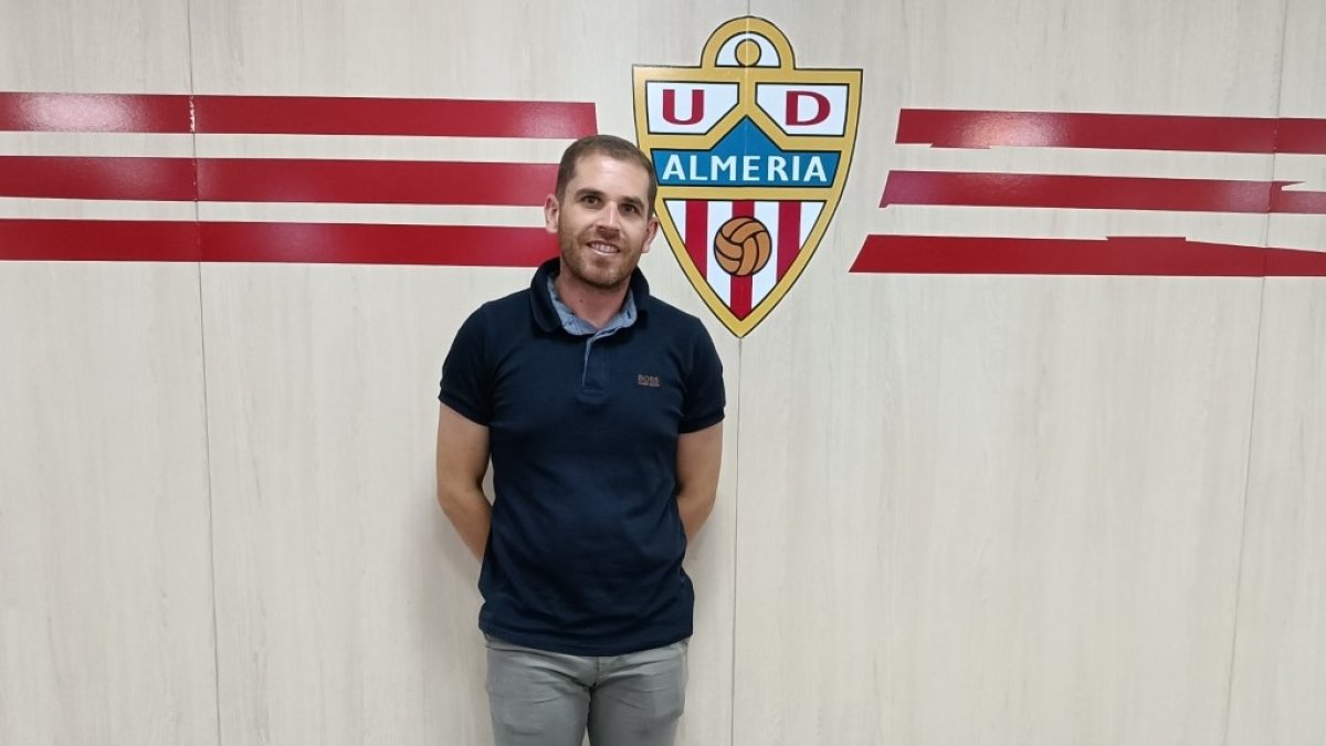 Juan Carlos Marín sigue cumpliendo temporadas en el Almería.