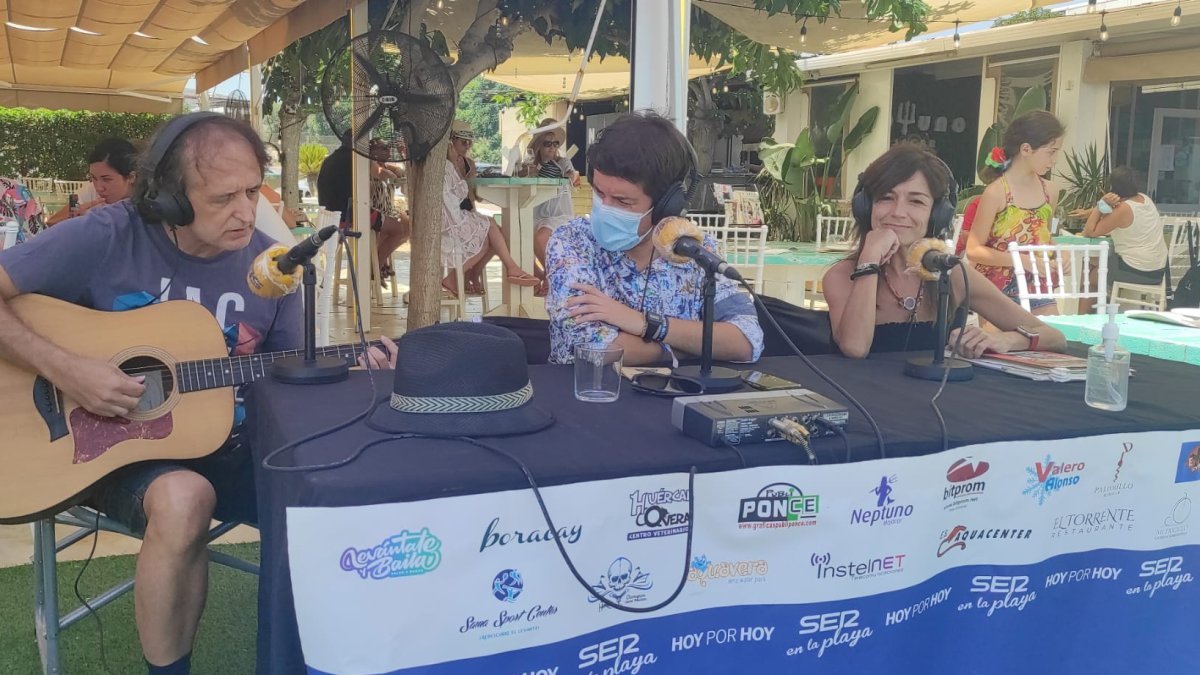 cultura en directo Guil Daun (izquierda) durante su actuación junto a Guillermo Mirón y Lucrecia Parra.