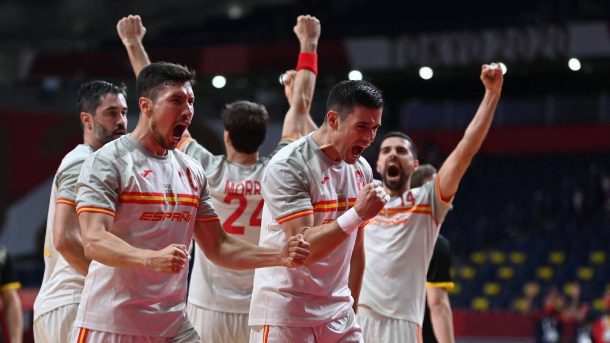 Los hispanos celebrando la victoria agónica.
