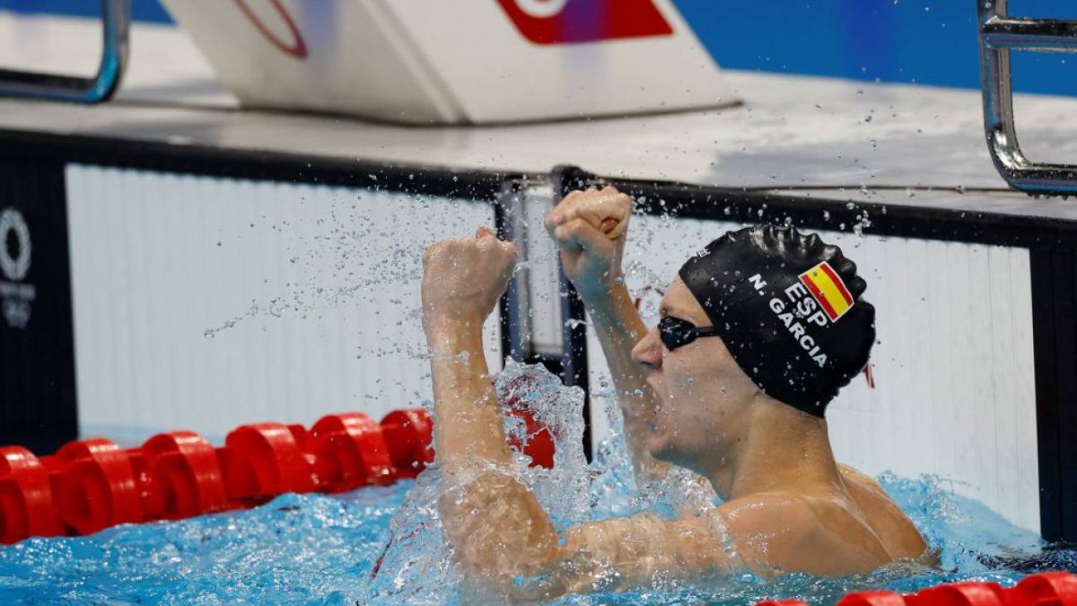 El nadados español celebra su pase a la final.