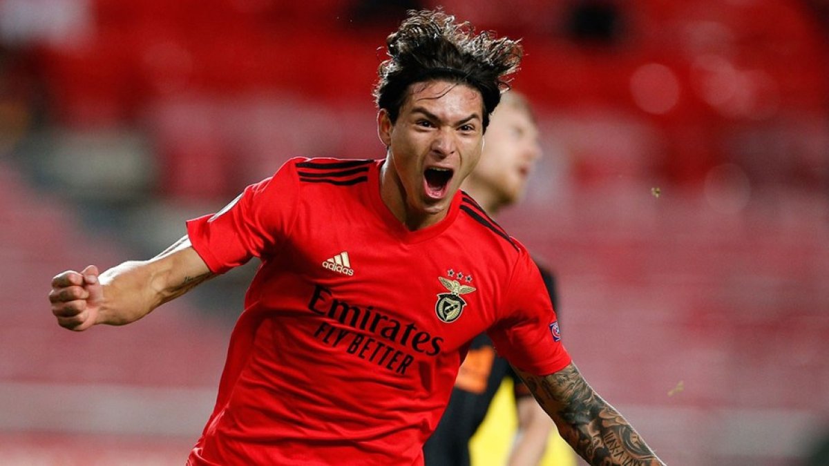 Darwin Núñez celebrando un gol con el Benfica.