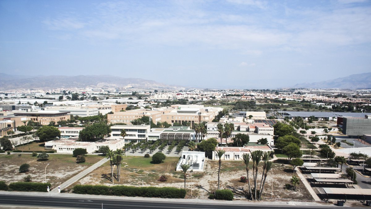 Una vista aérea de la UAL, que acogerá la Cumbre Mundial de la Agroalimentación