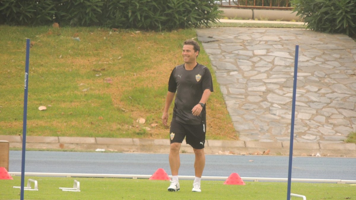 La primera imagen de Rubi el 12 de julio camino del primer entrenamiento.